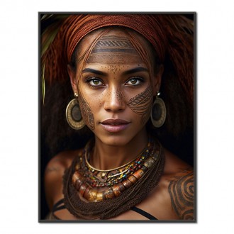Žena s kmenovým tetováním